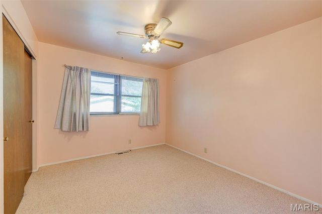 3975 Highwillow Drive, Florissant, MO 63033