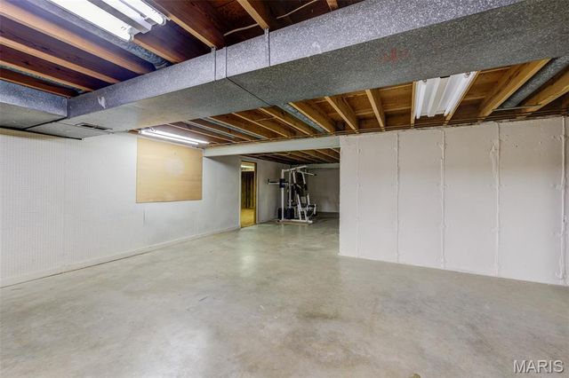 3975 Highwillow Drive, Florissant, MO 63033