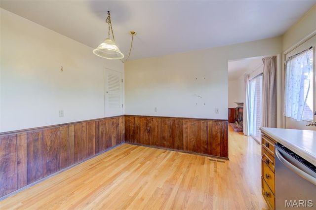 3975 Highwillow Drive, Florissant, MO 63033