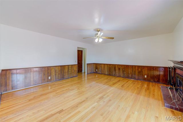 3975 Highwillow Drive, Florissant, MO 63033