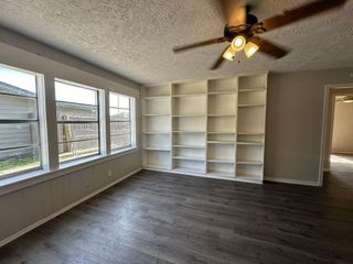 1001 W Ellaine Avenue, Pasadena, TX 77506