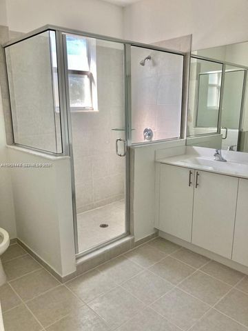 1070 SE 26th Ter, Homestead, FL 33035