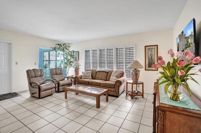 4501 S Ocean Boulevard B3, South Palm Beach, FL 33480