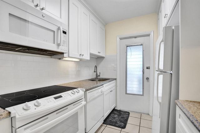 4501 S Ocean Boulevard B3, South Palm Beach, FL 33480