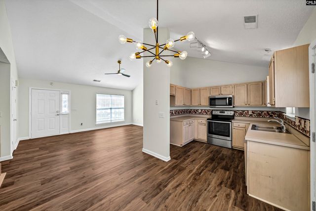 6 Gidding Ct, Irmo, SC 29063