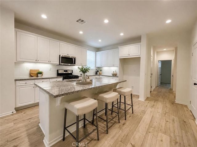 2772 E Kennedy Privado, Ontario, CA 91761