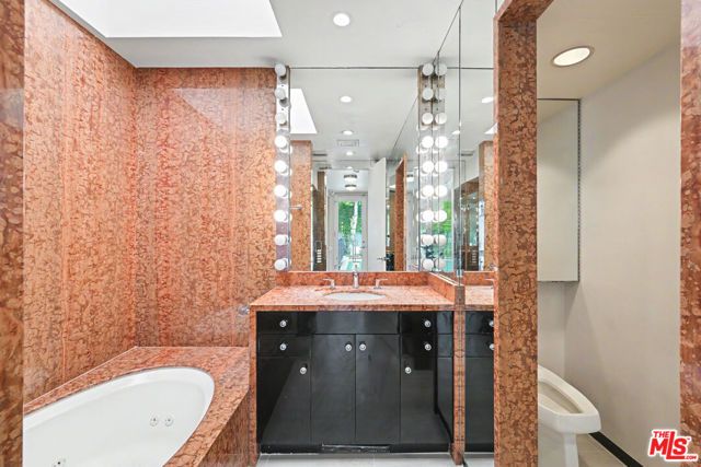469 S Hamel Road, Los Angeles, CA 90048