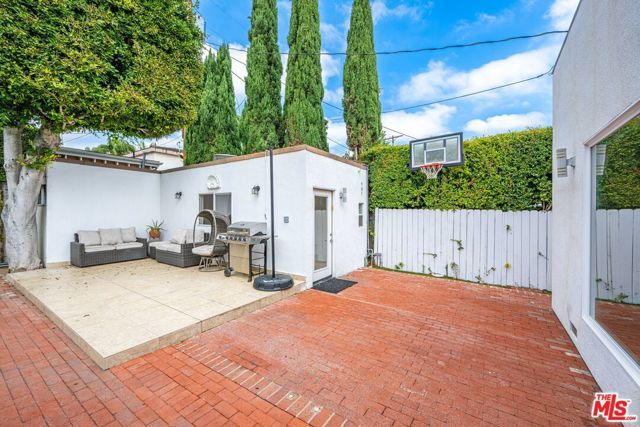 469 S Hamel Road, Los Angeles, CA 90048