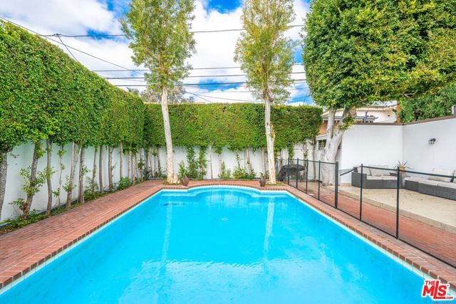 469 S Hamel Road, Los Angeles, CA 90048