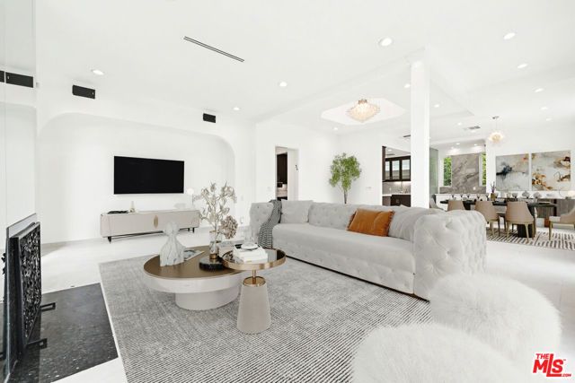 469 S Hamel Road, Los Angeles, CA 90048