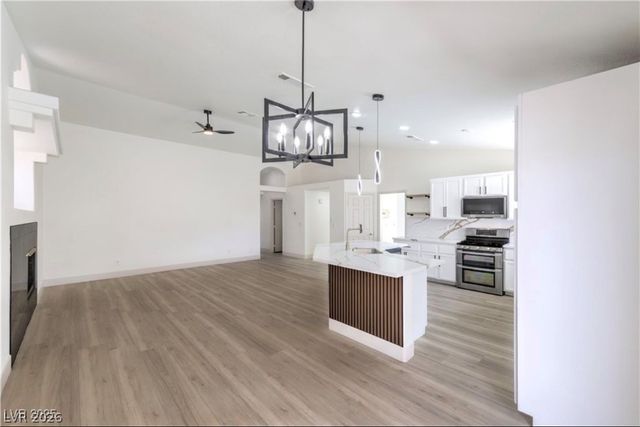 6435 Heatherton Avenue, Las Vegas, NV 89110