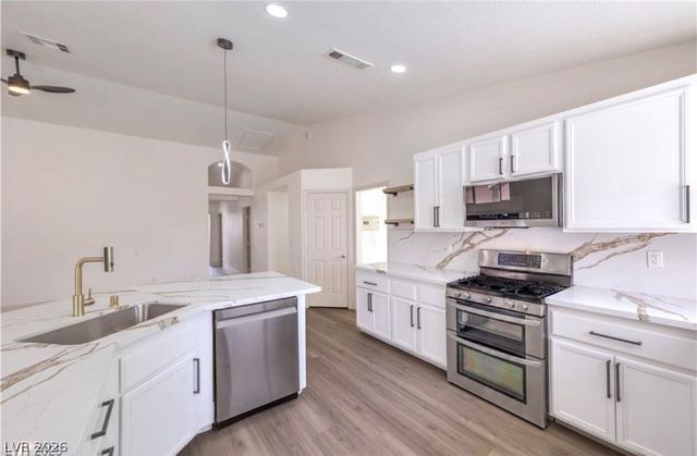 6435 Heatherton Avenue, Las Vegas, NV 89110