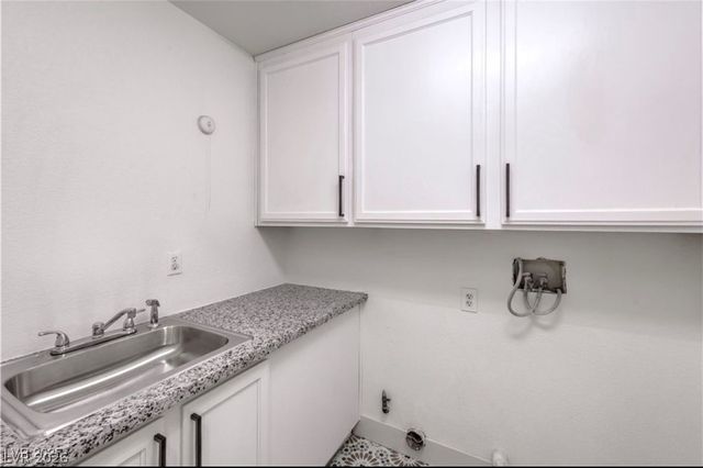6435 Heatherton Avenue, Las Vegas, NV 89110