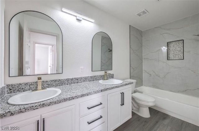 6435 Heatherton Avenue, Las Vegas, NV 89110