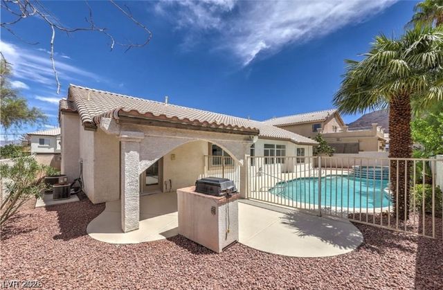 6435 Heatherton Avenue, Las Vegas, NV 89110