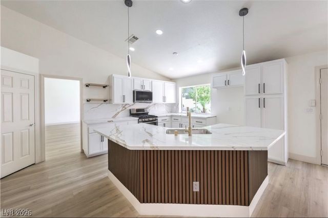 6435 Heatherton Avenue, Las Vegas, NV 89110