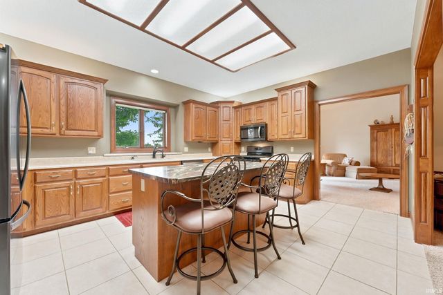 4160 Shoreline Boulevard, New Haven, IN 46774