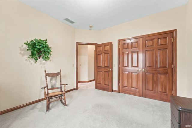 4160 Shoreline Boulevard, New Haven, IN 46774