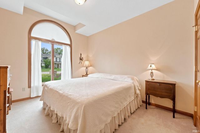 4160 Shoreline Boulevard, New Haven, IN 46774