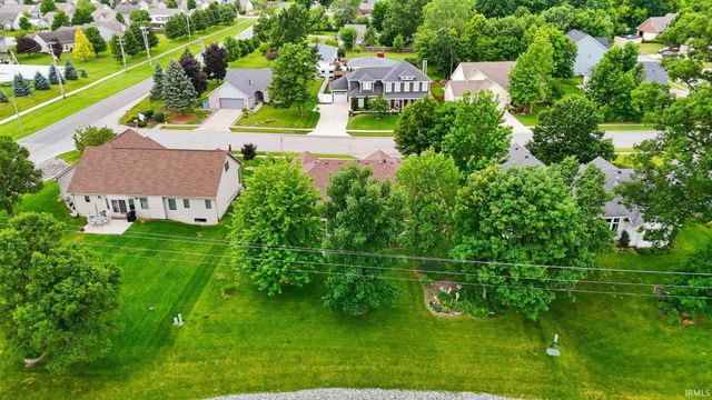 4160 Shoreline Boulevard, New Haven, IN 46774