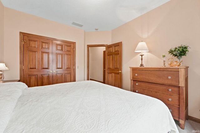 4160 Shoreline Boulevard, New Haven, IN 46774