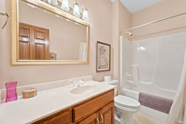 4160 Shoreline Boulevard, New Haven, IN 46774