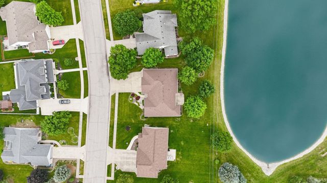 4160 Shoreline Boulevard, New Haven, IN 46774