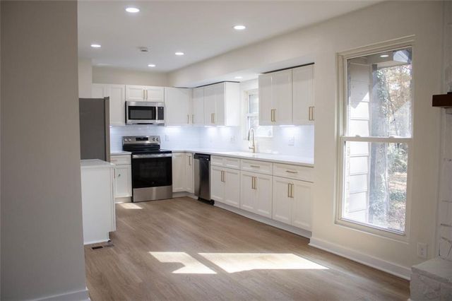 170 OLD MILL SW Trail, Conyers, GA 30094