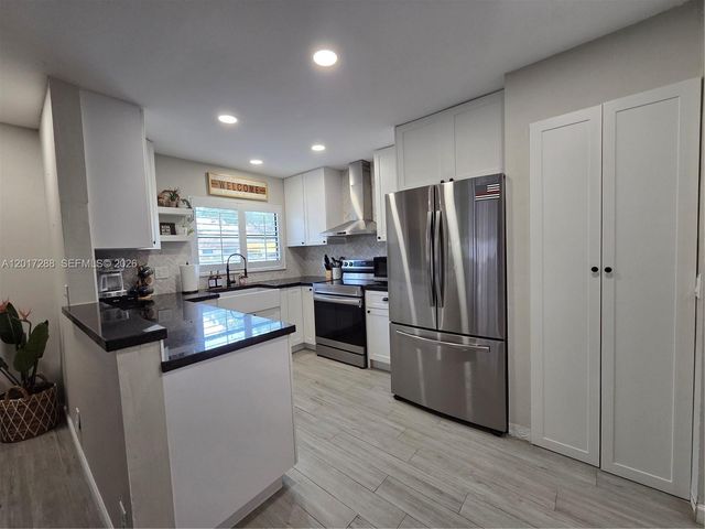 19 Chestnut Circle, Cooper City, FL 33026
