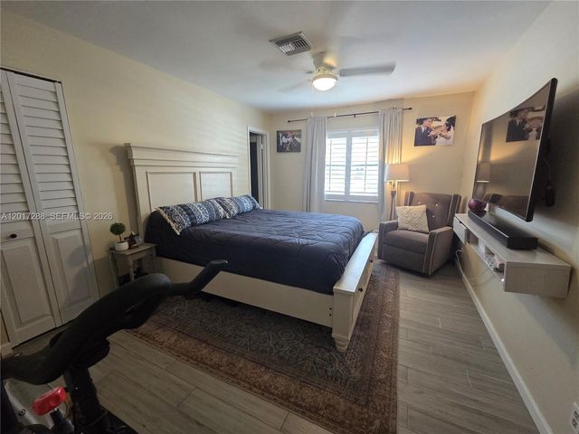 19 Chestnut Circle, Cooper City, FL 33026