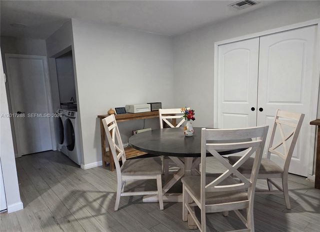 19 Chestnut Circle, Cooper City, FL 33026