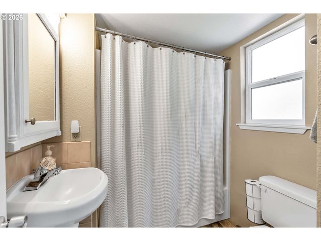 1208 W MCLOUGHLIN Blvd, Vancouver, WA 98660