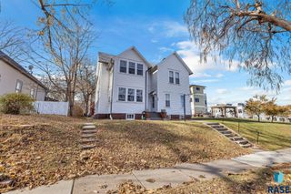 609 S 2nd Ave Avenue, Sioux Falls, SD 57104