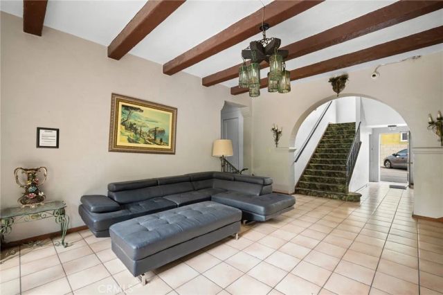 617 E Garfield 209A, Glendale, CA 91205