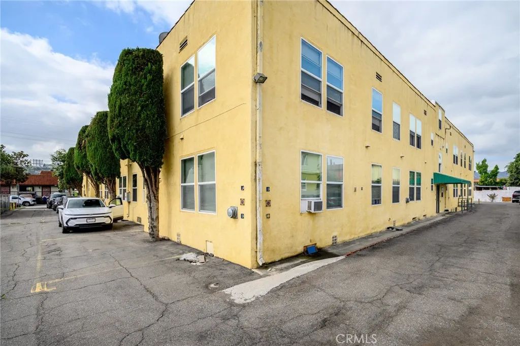 617 E Garfield 209A, Glendale, CA 91205