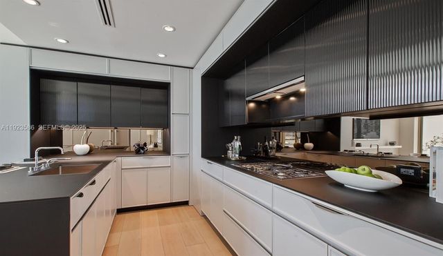 300 Collins Avenue PH2, Miami Beach, FL 33139