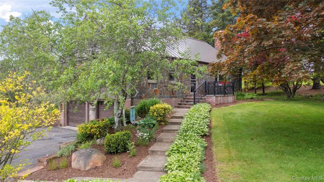 2727 County Route 8, Elizaville, NY 12523