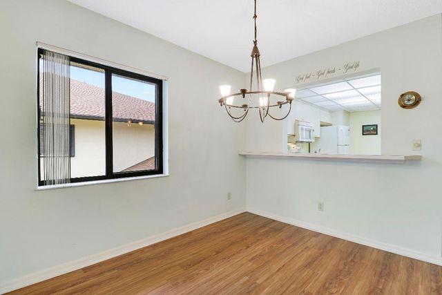 6333 SE Williamsburg Drive 204, Hobe Sound, FL 33455