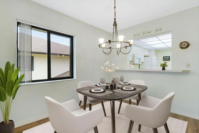 6333 SE Williamsburg Drive 204, Hobe Sound, FL 33455