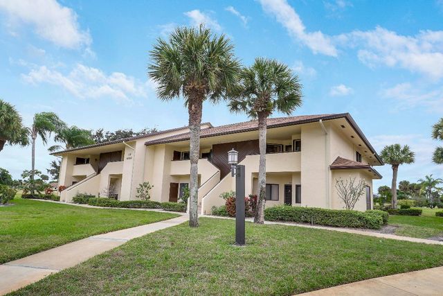 6333 SE Williamsburg Drive 204, Hobe Sound, FL 33455