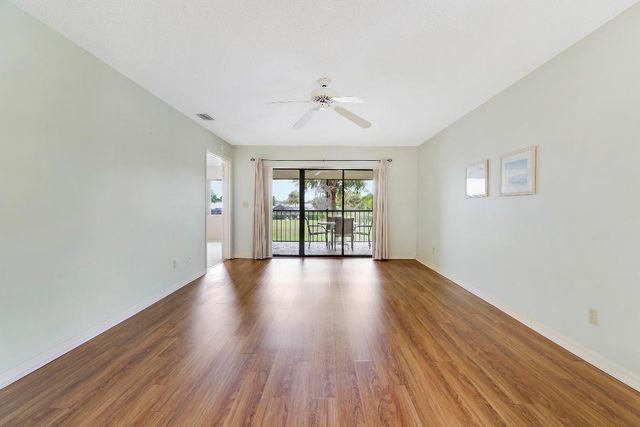 6333 SE Williamsburg Drive 204, Hobe Sound, FL 33455