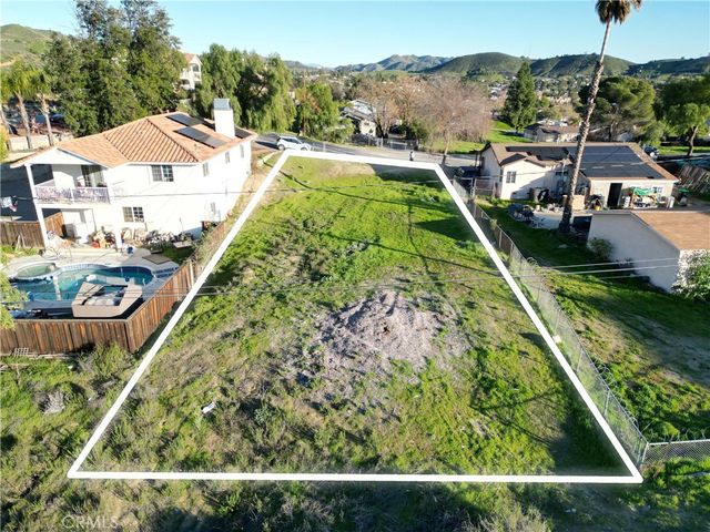 415 N SCRIVENER, Lake Elsinore, CA 92530