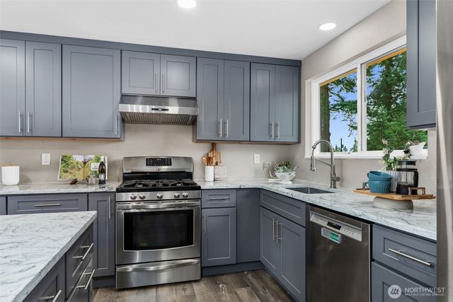 5330 158th Place SW, Edmonds, WA 98026