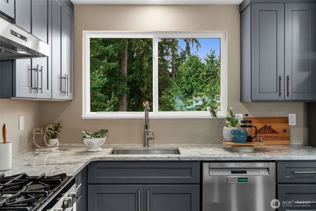 5330 158th Place SW, Edmonds, WA 98026
