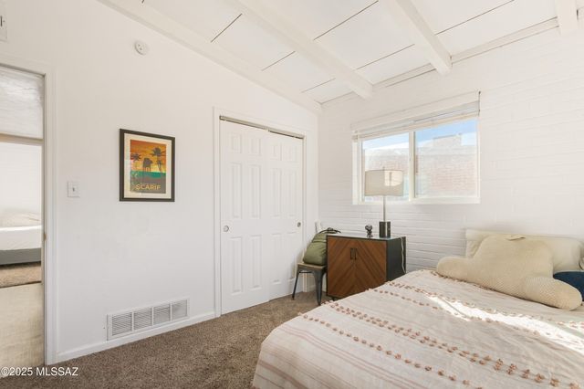 3927 E Lind Road, Tucson, AZ 85712