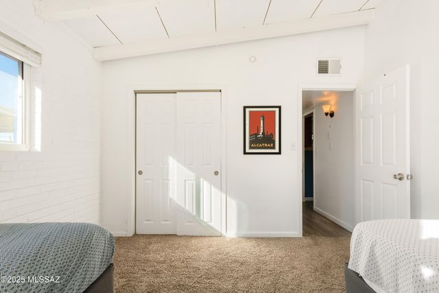 3927 E Lind Road, Tucson, AZ 85712