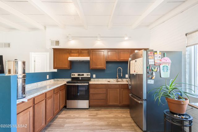 3927 E Lind Road, Tucson, AZ 85712