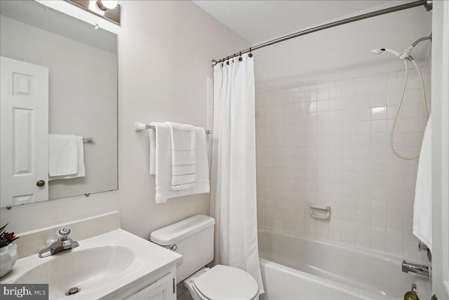 8258 CEDAR LANDING CT, Alexandria, VA 22306