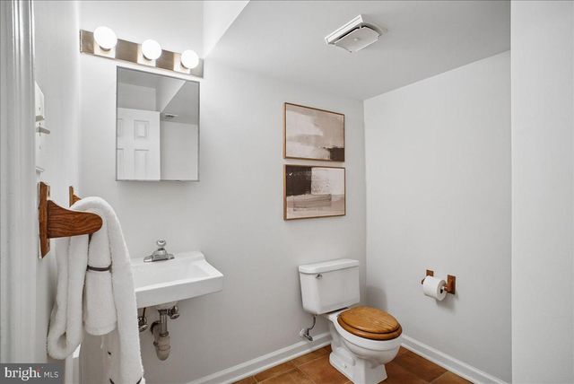 8258 CEDAR LANDING CT, Alexandria, VA 22306