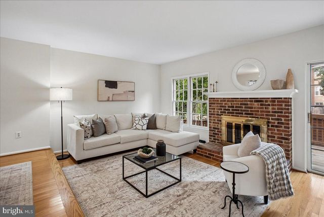 8258 CEDAR LANDING CT, Alexandria, VA 22306